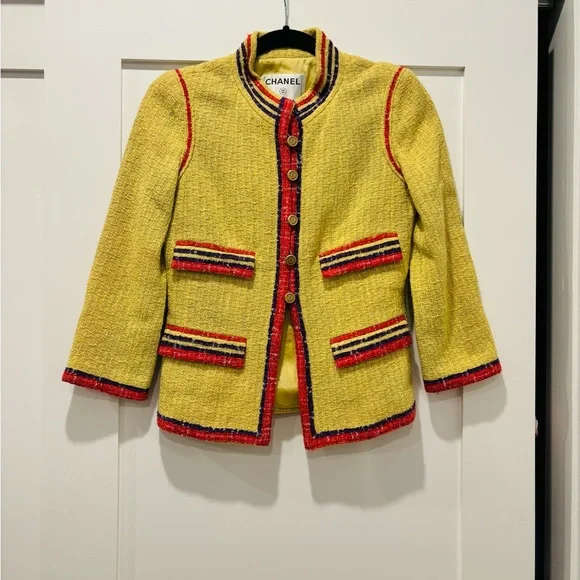 ****SOLD*** Chanel Spring 2006 Runway Yellow Tweed Jacket - Picture 3 of 12